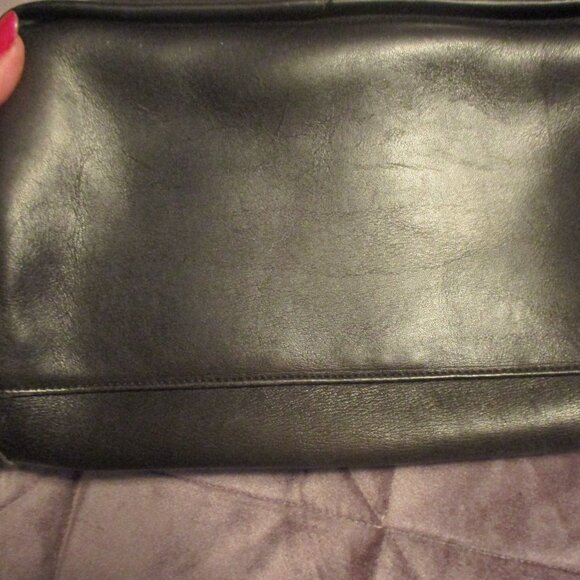 vintage coach leather black bag  long shoulder strap and it was hardly used - Picture 4 of 5